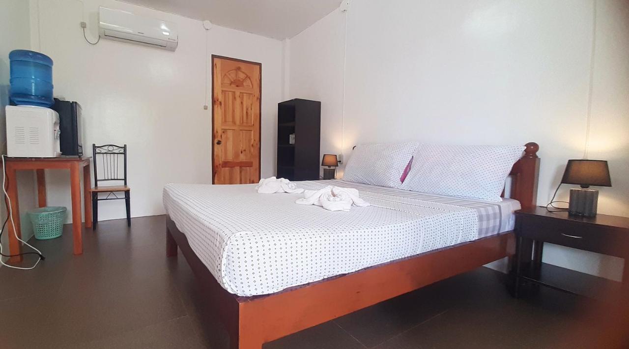 A&C Aquino's Guesthouse - Moalboal Extérieur photo
