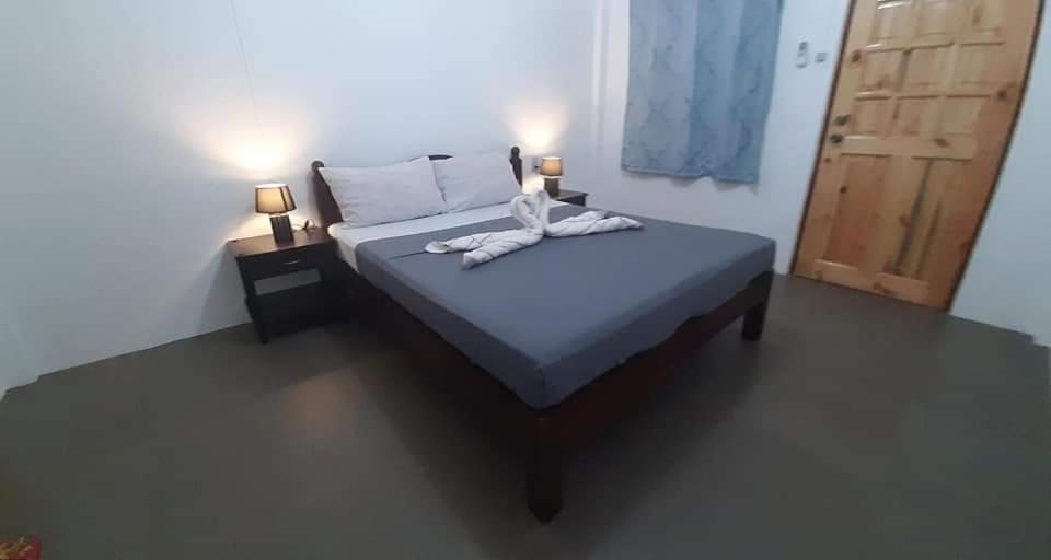 A&C Aquino's Guesthouse - Moalboal Extérieur photo