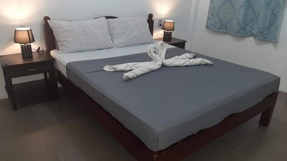 A&C Aquino's Guesthouse - Moalboal Extérieur photo