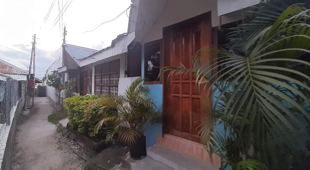 A&C Aquino's Guesthouse - Moalboal Extérieur photo