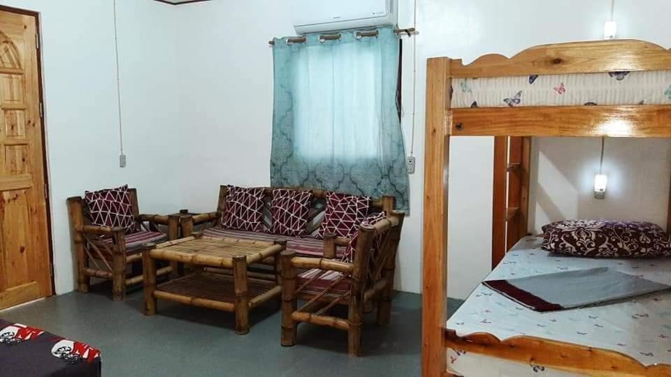 A&C Aquino's Guesthouse - Moalboal Extérieur photo