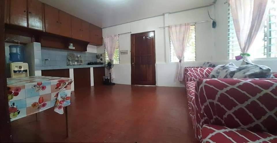 A&C Aquino's Guesthouse - Moalboal Extérieur photo