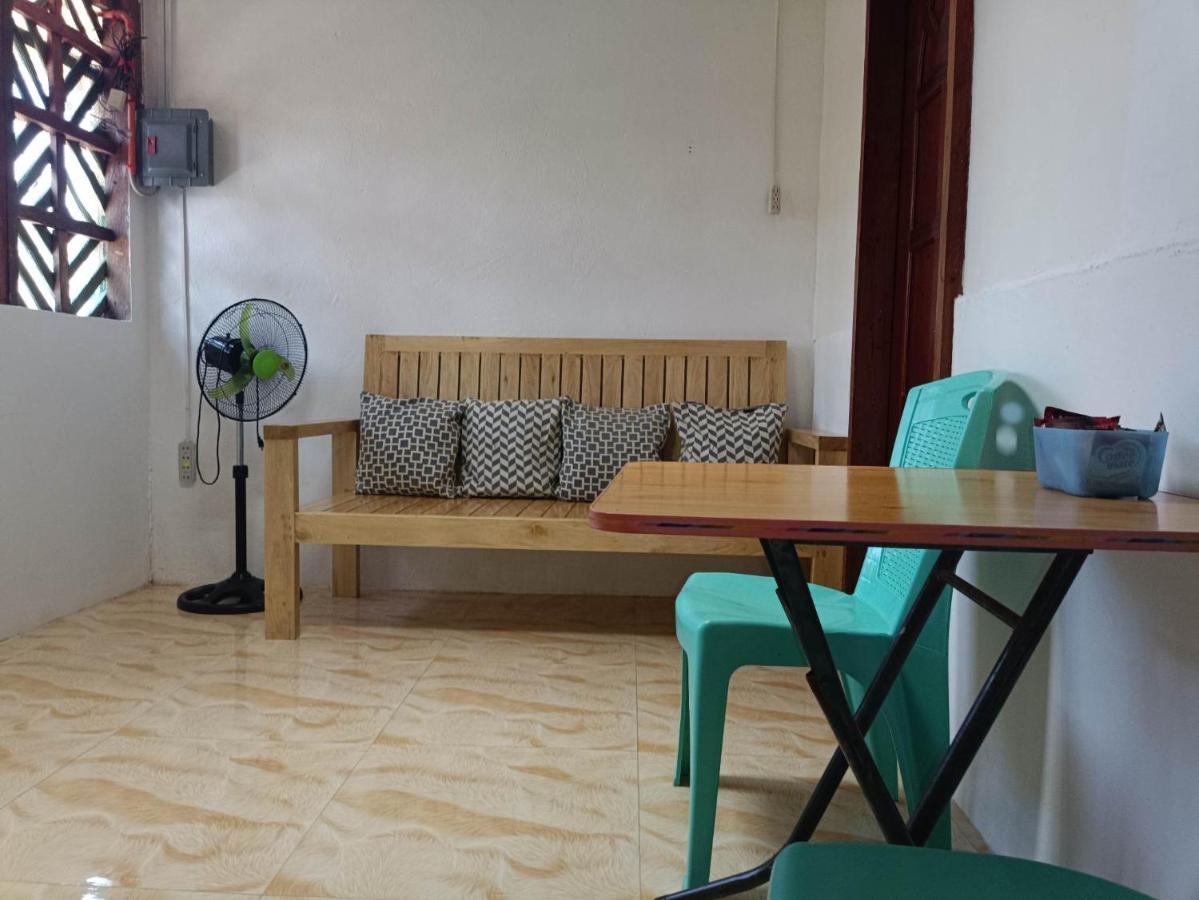 A&C Aquino's Guesthouse - Moalboal Extérieur photo